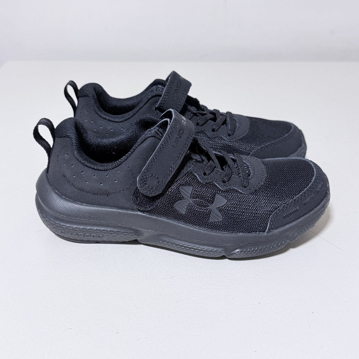 Under Armour Boys Assert 10 AC Running Shoes, Size 2Y, Black