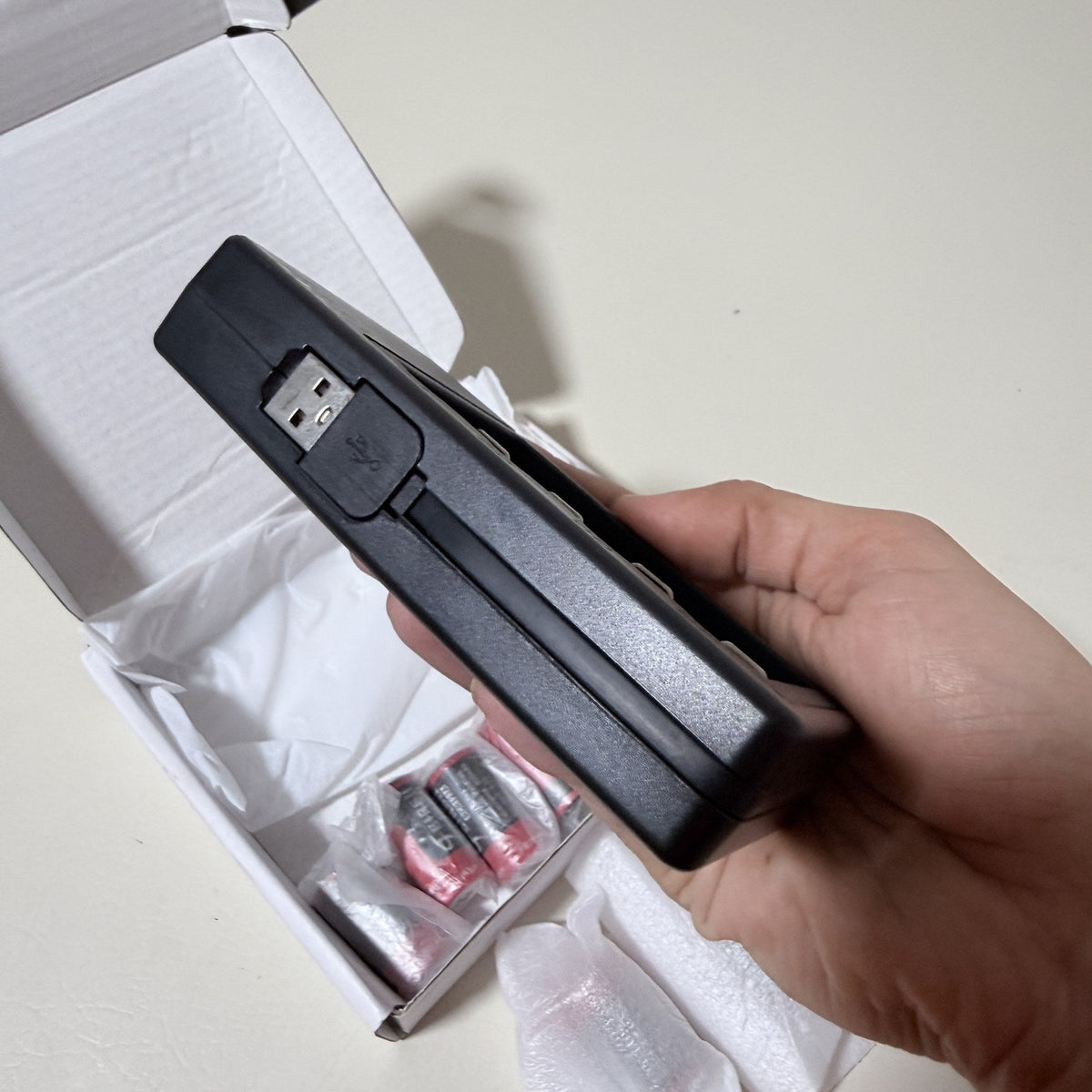 RCR123A Battery Charger with 7 Rechargeable RCR123A Batteries