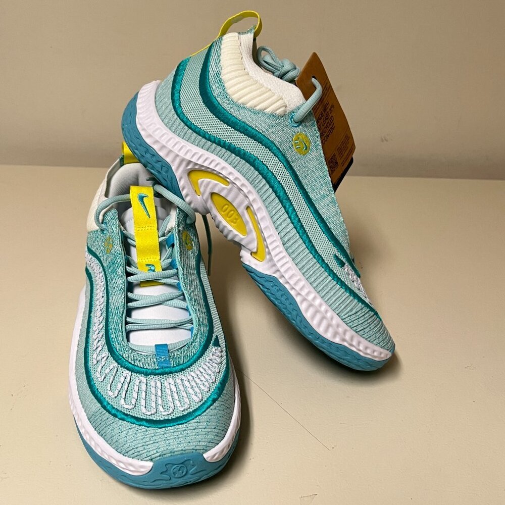Nike Cosmic Unity 3 Basketball Shoes, Men's 8.5 / Women's 10
